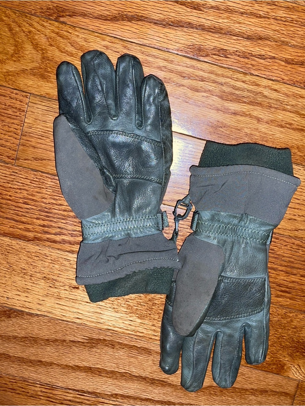 Army Winter Gloves - Insulated Outdoor Gloves size medium regular